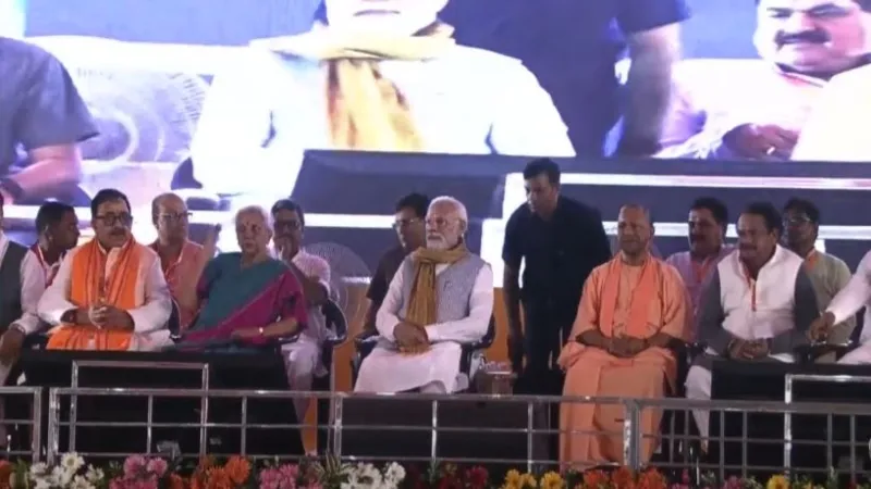 यूपी को PM मोदी ने दी 12 हजार करोड़ की सौगात, काशी में बोले - जो भी बनारस आई - खुश होकर जाई