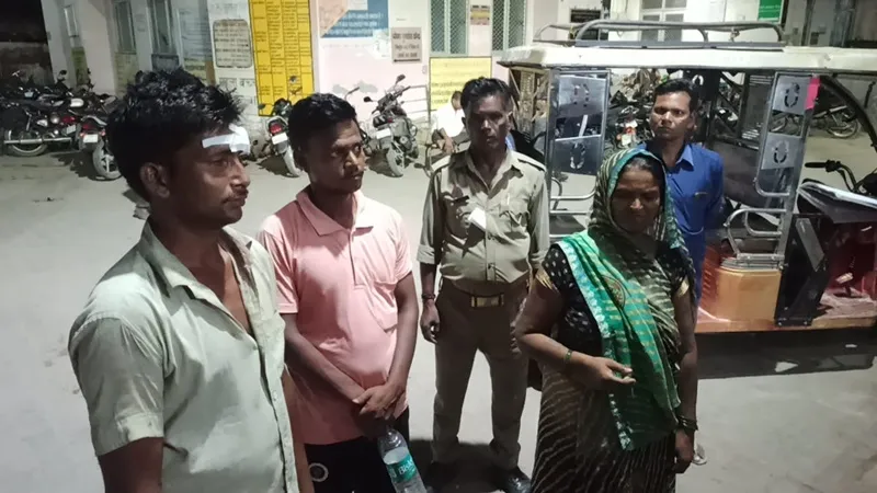 बहराइच: खड़ंजा निर्माण से इंकार किया तो महिला ग्राम प्रधान और बेटे को पीटा, केस दर्ज