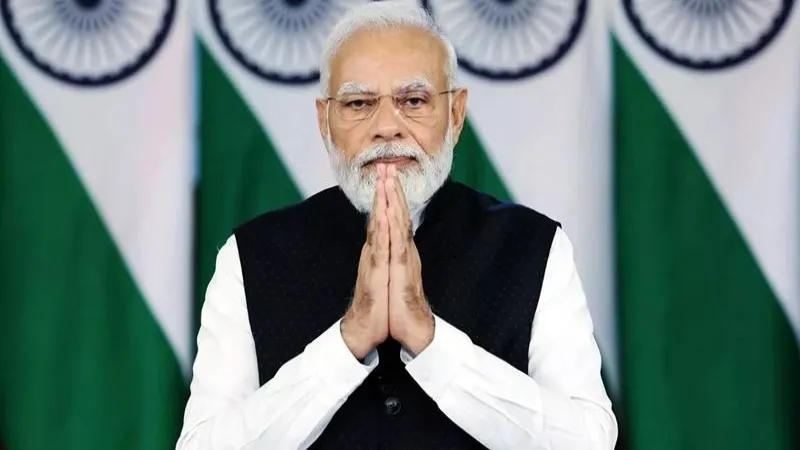 वाराणसी : टिफिन बैठक में कार्यकर्ताओं संग शामिल हुए पीएम मोदी 