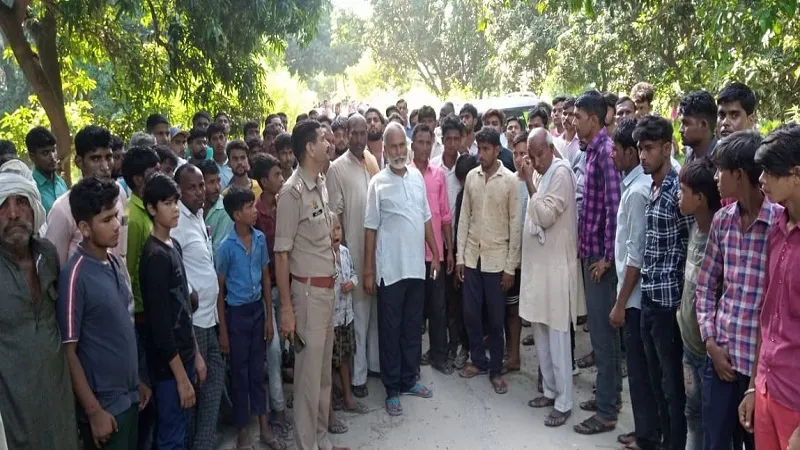 अमरोहा: मृतक के परिजनों ने लिंक मार्ग पर शव रखकर लगाया जाम, जानिए वजह 