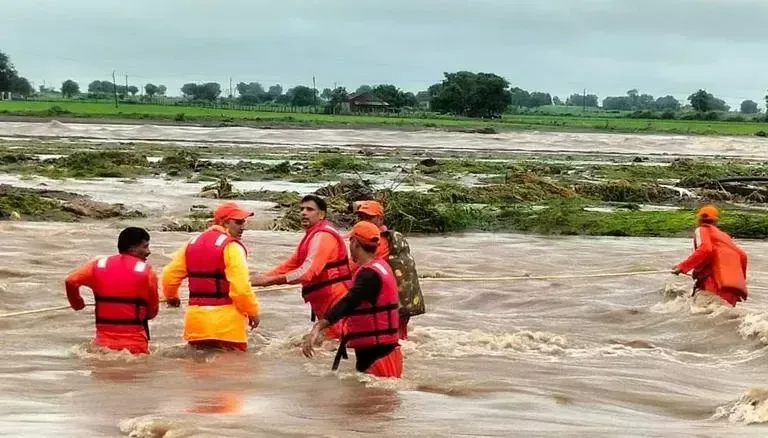 जूनागढ़ में बाढ़ का पानी उतरा, 3,000 लोगों को सुरक्षित जगहों पर पहुंचाया गया; गुजरात के लिए ऑरेंज अलर्ट जारी