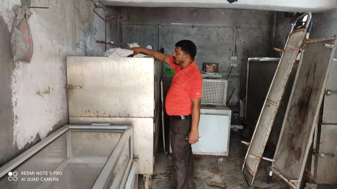 बरेली जिला अस्पताल : सड़ते शवों की बदबू से वार्डों में मरीजों का हाल खराब