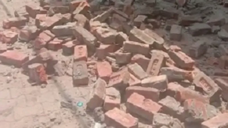 कौशांबी में मकान का छज्जा गिरने से बच्चे की मौत