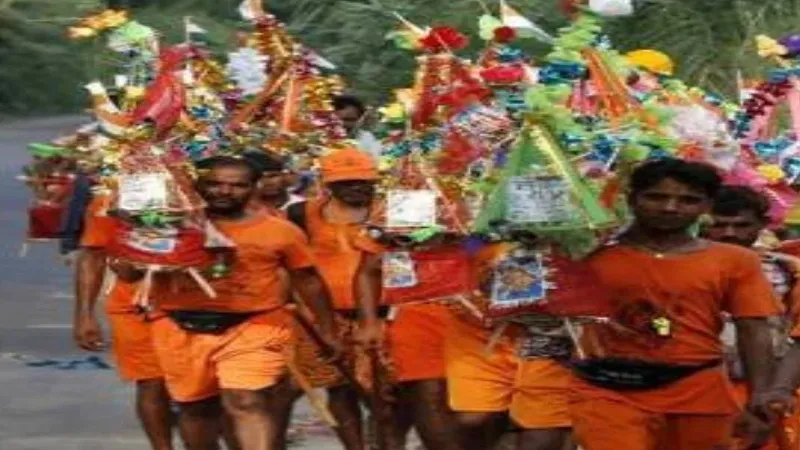 Kanwar Yatra 2023 : भदोही में कांवड़िया लगा रहे ‘बोल बम’ के साथ CM योगी के जयकारे 