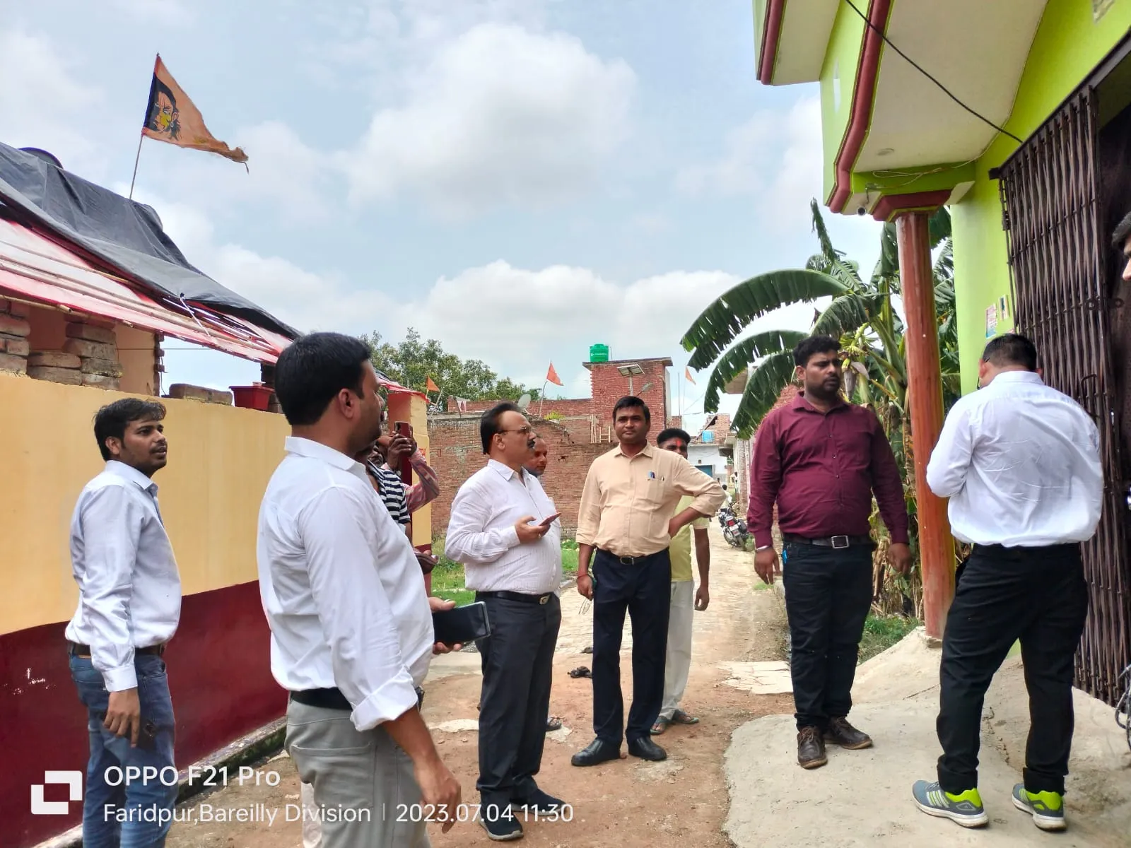 बरेली: बकाया बिल पर 68 उपभोक्ताओं के काटे कनेक्शन, अधीक्षण अभियंता ने फरीदपुर में चलाया अभियान