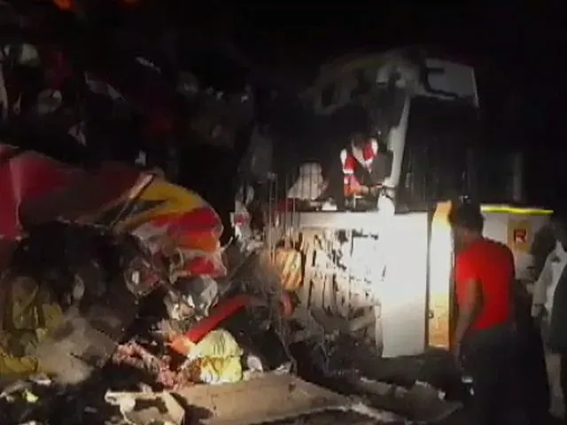 महाराष्ट्र के बुलढाणा जिले में बस दुर्घटना में छह लोगों की मौत, 20 से अधिक घायल 