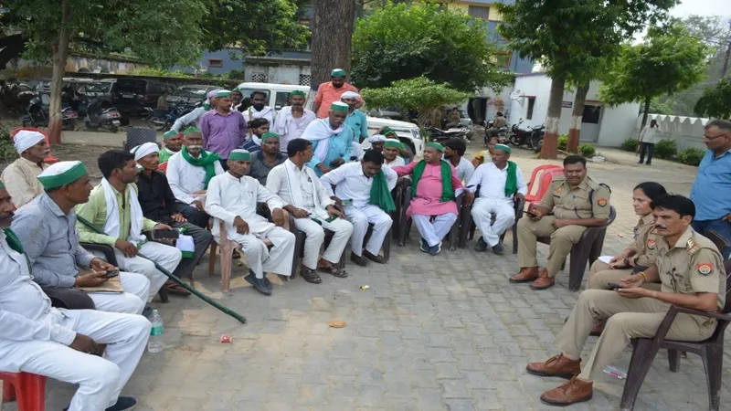 अयोध्या : घेराव को निकले भाकियू कार्यकर्ता हिरासत में, रोके जाने पर हुई धक्का-मुक्की