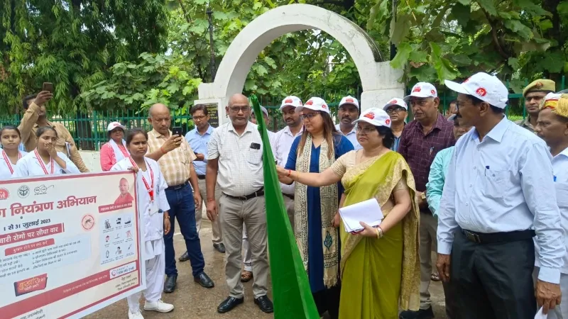 UP में आज से शुरू हुआ संचारी रोग नियंत्रण अभियान, गोंडा में DM दिखाई रैली को हरी झंडी