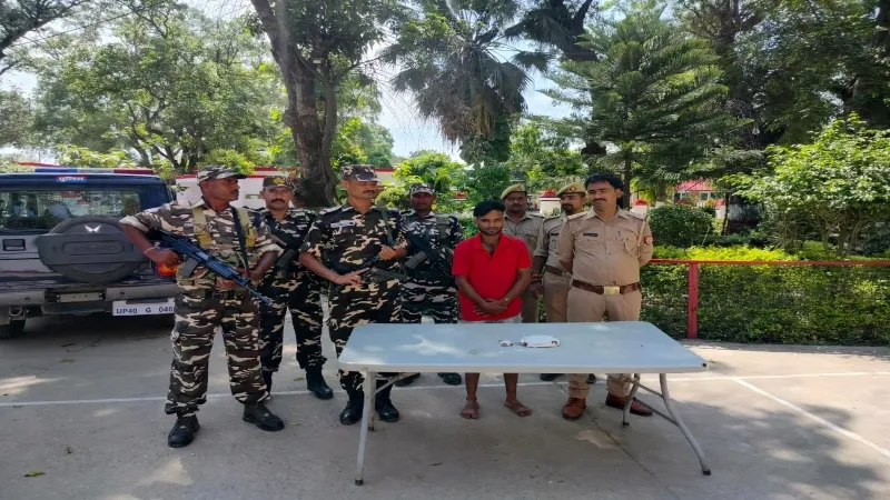 बहराइच : 20 लाख रुपये कीमत की 512 ग्राम चरस के साथ तस्कर गिरफ्तार 