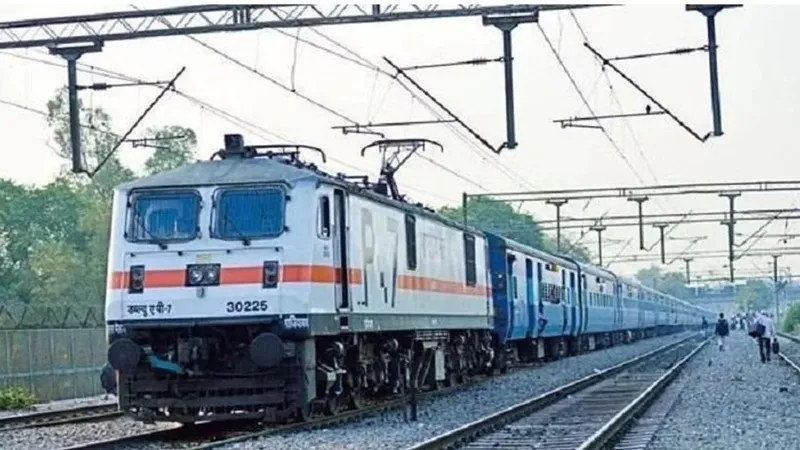 लखनऊ : आज से इंजीनियरिंग कार्य के चलते आम्रपाली समेत कई ट्रेनें प्रभावित