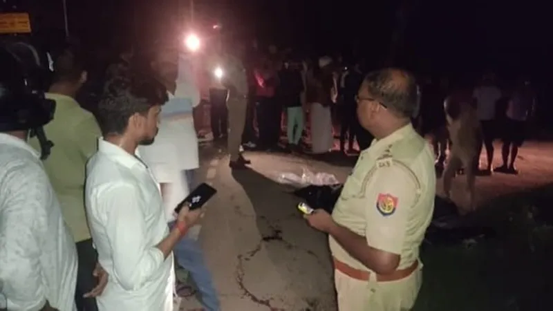 संत कबीर नगर : उपचार कराकर लौट रहे दो भाइयों को ट्रक ने कुचला, मौके पर हुई दर्दनाक मौत