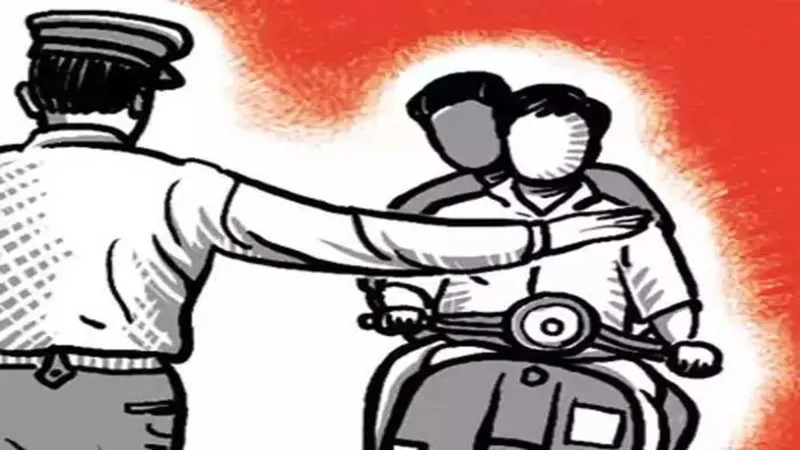 लखनऊ : हेलमेट न लगाने पर 412 दुपहिया वाहन चालकों के चालान