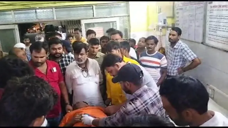 प्रतापगढ़ : पूर्व विधायक धीरज के भाई पर कार सवार हमलावरों ने किया फायर, पैर में लगी गोली