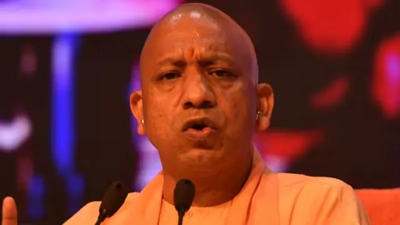 लखनऊ : हिंदी स्वराज स्थापना दिवस पर सीएम ने कहा - भारत महापुरुषों के नेतृत्व में आगे बढ़ा