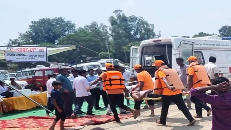 अयोध्या : बाढ़ के पूर्व जिला प्रशासन की ओर से कराया गया मॉक ड्रिल