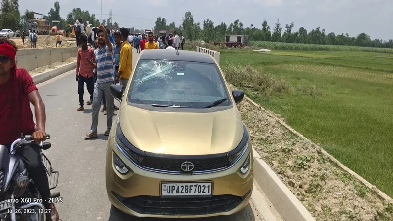अयोध्या : प्रॉपर्टी डीलर को स्कॉर्पियो सवारों ने सरेराह पीटा