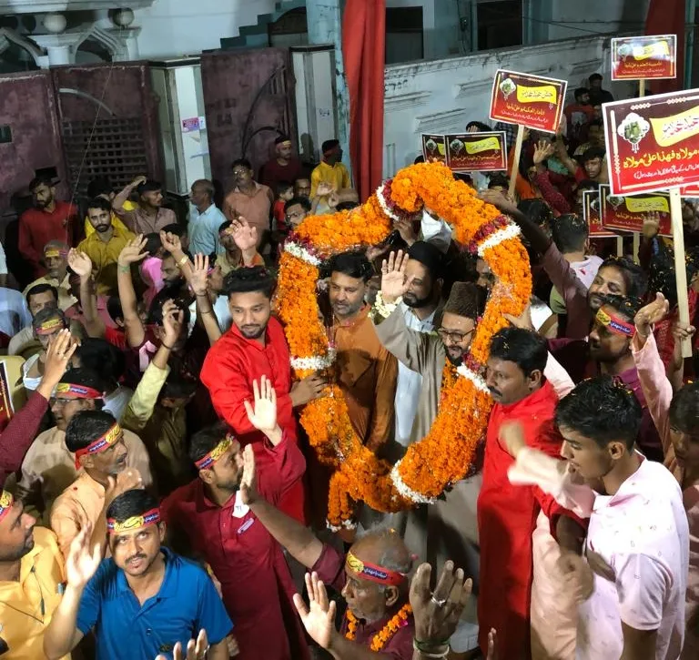 अयोध्या : हर्षोल्लास के साथ उठा ईदे गदीर का जुलूस, या अली की रही गूंज 