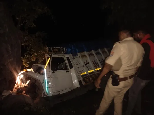 गोंडा : सड़क दुर्घटना में तीन की मौत एक की हालत गंभीर