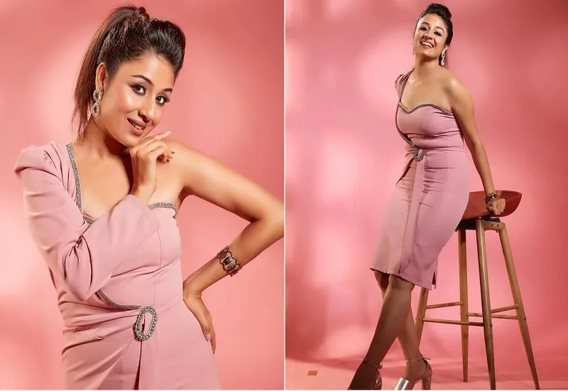 Paridhi Sharma Photos: टीवी एक्ट्रेस परिधि ने वन शोल्डर बॉडी फिट ड्रेस में दिखाईं अदाएं, मुस्कान पर फिदा हुए फैंस