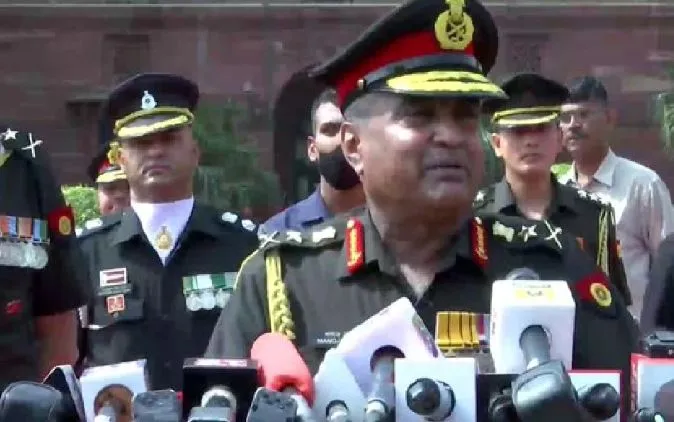 सेना प्रमुख  ने कहा- भविष्य में सशस्त्र बलों की चुनौतियों के और जटिल होने की आशंका, तैयार रहने की जरूरत