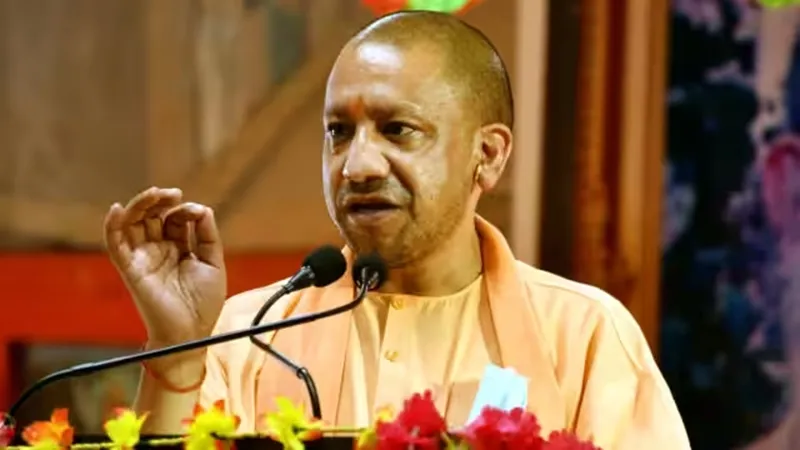 मुख्यमंत्री योगी ने 700 अभ्यर्थियों को बांटे नियुक्ति पत्र, कहा- अच्छे अधिकारी बनकर समाज की सेवा करें