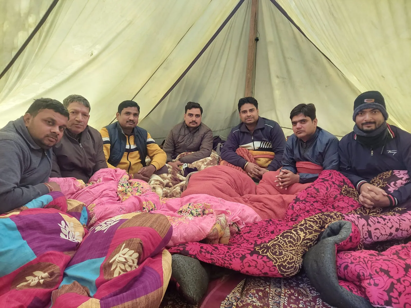 अमरनाथ यात्रा के दौरान फंसे बरेली के यात्री, टेंट में घुसा पानी