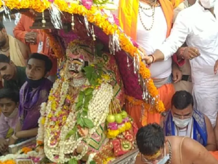 कल भगवान चन्द्रमोलेश्वर स्वरूप में भक्तों को देंगे दर्शन कालो के काल महाकाल