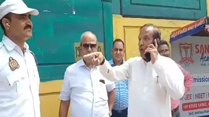 आगरा: तुम्हारी वर्दी का ख्याल है, वरना... ट्रैफिक पुलिसकर्मी पर भड़के भाजपा विधायक, सुनाई खरी-खोटी