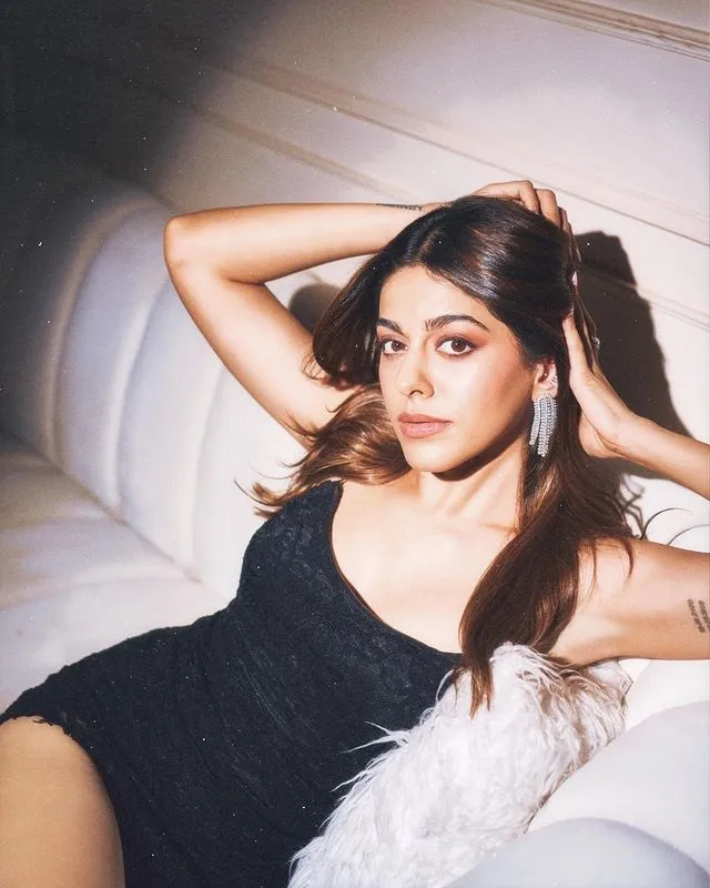 Aalia Furniturewalla 4