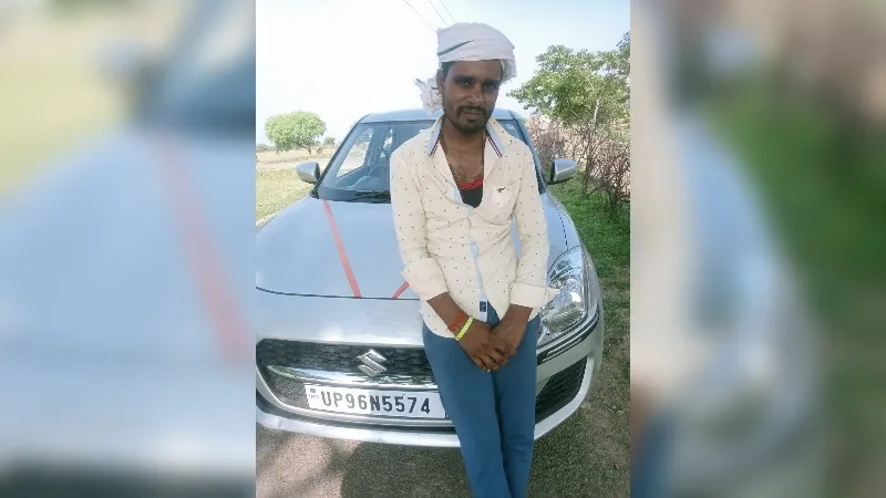 Chitrakoot News : अन्ना मवेशी को बचाने में पलटी कार, चालक की मौत, परिजनों की रो-रोकर आंखे हुई नम