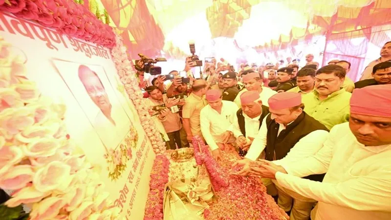 Akhilesh Yadav: अयोध्या पहुंचे अखिलेश यादव का बीजेपी पर तंज, डगमगा रही पूरी सरकार