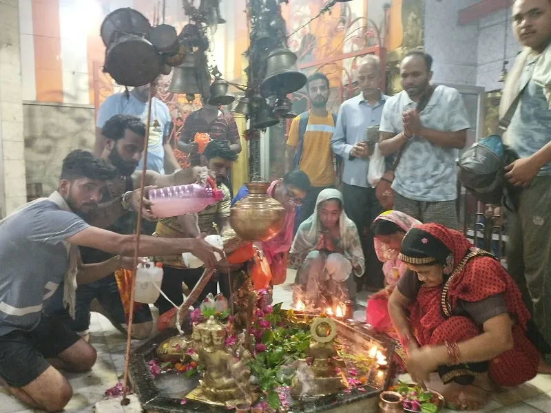 मुरादाबाद : सावन के दूसरे सोमवार पर शिवालयों में उमड़ी भक्तों की भड़ी, मंदिरों में गूंजे बम-बम भोले, हर-हर महादेव के जयकारे