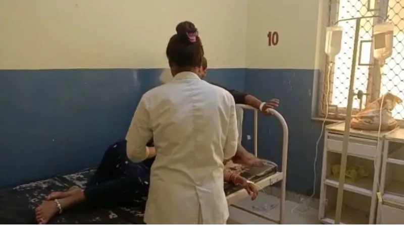 Banda News: अगर मै जहर खा लूंगा तो तुम जहर खा लोगी… पहले पति फिर पत्नी ने खाया जहरीला पदार्थ, जानें-  पूरा मामला