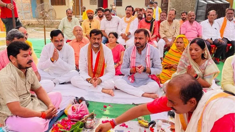 Banda News: विधायक ने रामलीला मैदान निर्माण कार्य का किया भूमिपूजन, शासन ने विकास कार्यों को दिए 2.75 करोड़ रुपये