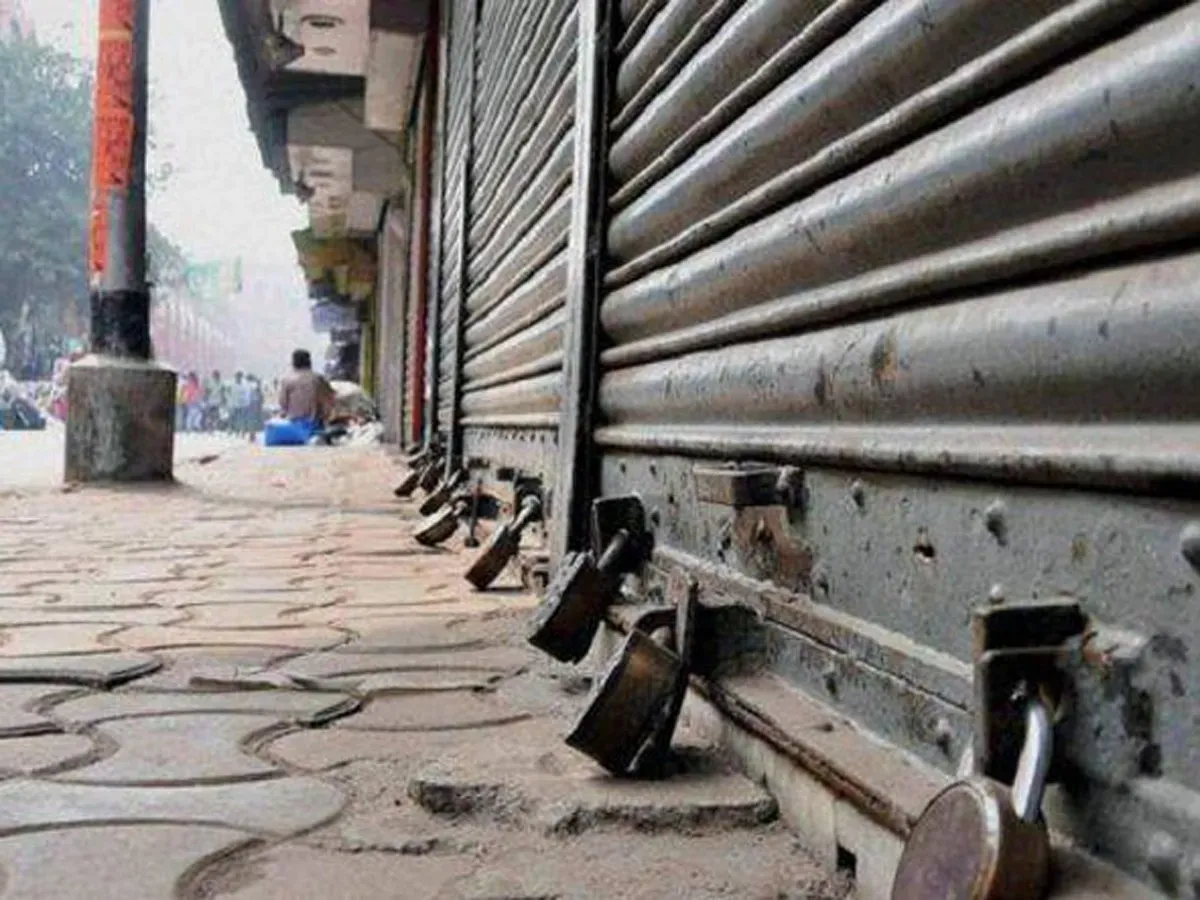 छत्तीसगढ़: मणिपुर की घटना के खिलाफ आदिवासी संगठन ने बुलाया बंद, बस्तर संभाग में नहीं खुलीं दुकानें 
