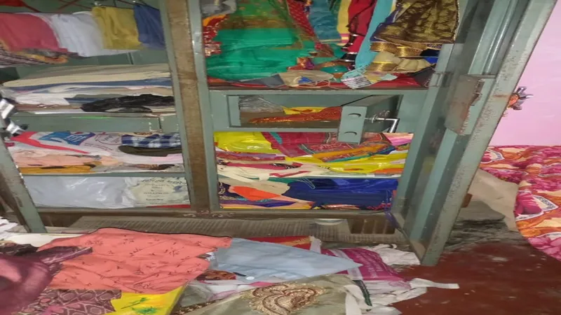 बहराइच: मेडिकल  व्यवसायी के घर से लाखों की चोरी, छत के रास्ते मकान में घुसे चोर 
