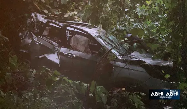 हिमाचल प्रदेश: बिलासपुर में गहरी खाई में गिरी कार, महिला सहित दो की मौत, तीसरा लापता