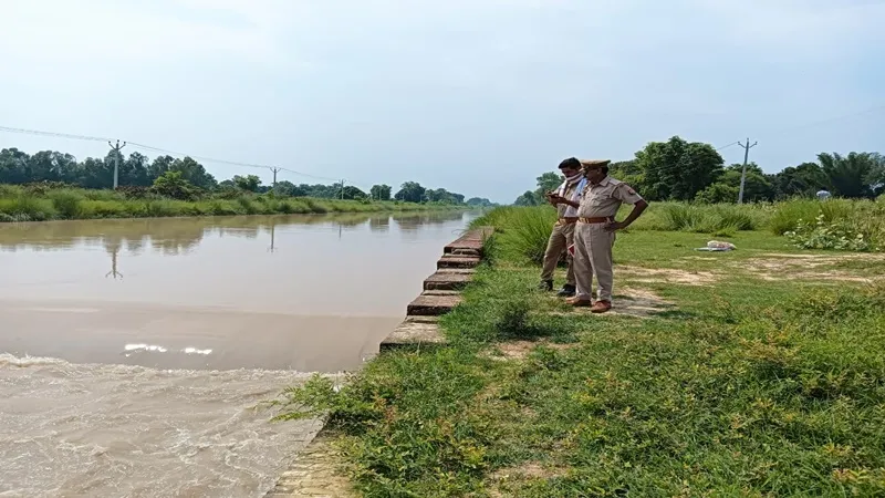 बहराइच: नहर में उतराता मिला युवक का शव, नहीं हो सकी पहचान