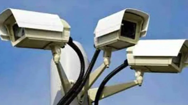 Kanpur News : सावधान! 2300 कैमरों से चप्पे-चप्पे पर रखी जाएगी नजर, एक जगह से देख सकेंगे पूरा शहर, ऐसे समझे