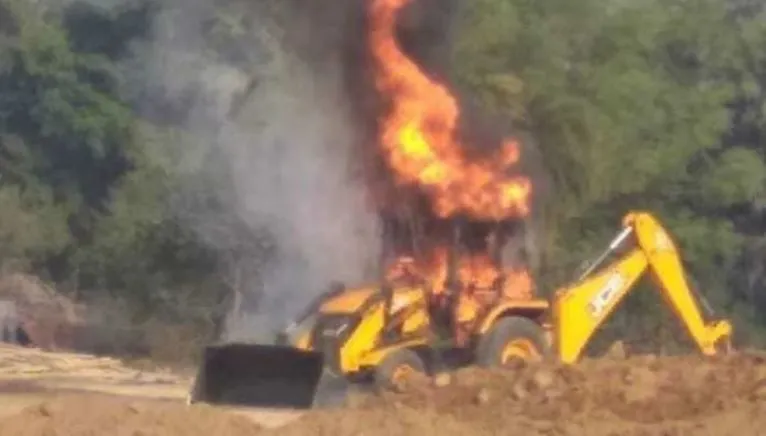 ओडिशा: नक्सलियों ने जलाईं पत्थर तोड़ने की इकाई में नौ मशीन 