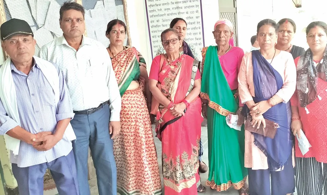 Khatima News: बिगराबाग के ग्रामीणों ने की जलभराव से छुटकारा दिलाने की मांग, एसडीएम को सौंपा ज्ञापन