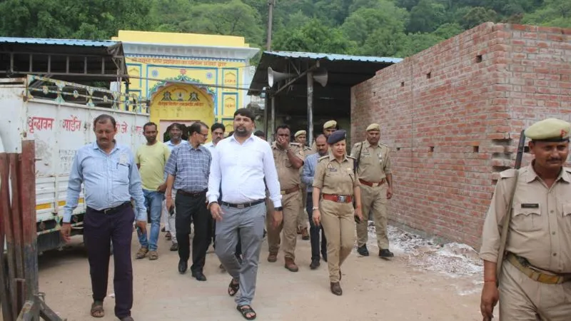 Chitrakoot: सावन माह की सोमवती अमावस्या को लेकर प्रशासन सतर्क, डीएम-एसपी ने दी अधिकारियों को कर्तव्य पालन की हिदायत