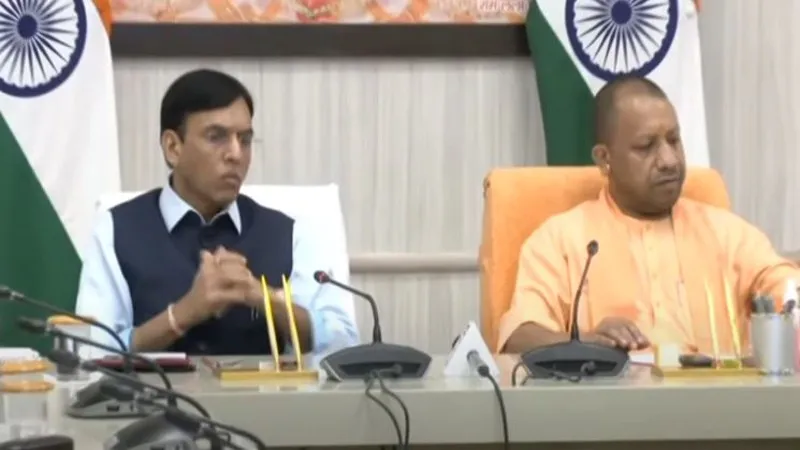 लखनऊ: सीएम योगी से मिले केंद्रीय स्वास्थ्य मंत्री मनसुख मांडविया, रायबरेली AIIMS में कई यूनिट का करेंगे शुभारंभ 