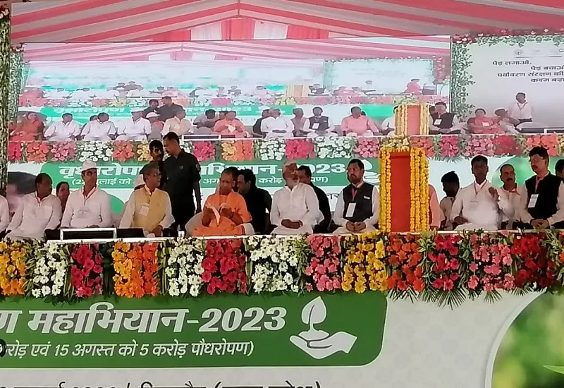  सीएम योगी ने बिजनौर को दी 435 करोड़ की सौगात, कहा- विदुर कुटी से होकर गुजरेगी गंगा की धारा