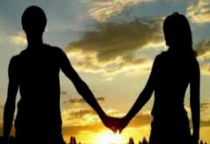 अमरोहा : प्रेमी की शादी में पहुंची प्रेमिका ने किया हंगामा, बाद में युवती के परिजन समझाकर ले गए अपने साथ 