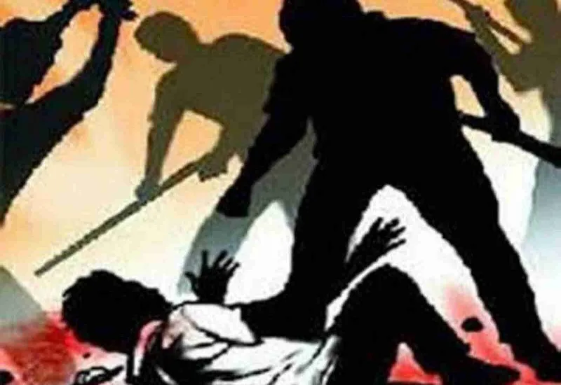 रामपुर : रंजिश के चलते सगे भाइयों पर धारदार हथियार से हमला, किया लहूलुहान