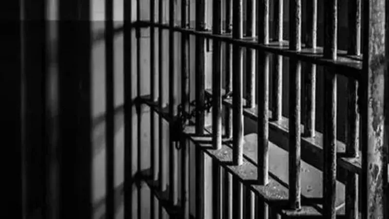 Pakistan: पाकिस्तान में ईद की नमाज के दौरान 17 कैदी जेल से फरार, सुरक्षाकर्मियों द्वारा चलाई गोली में एक की मौत