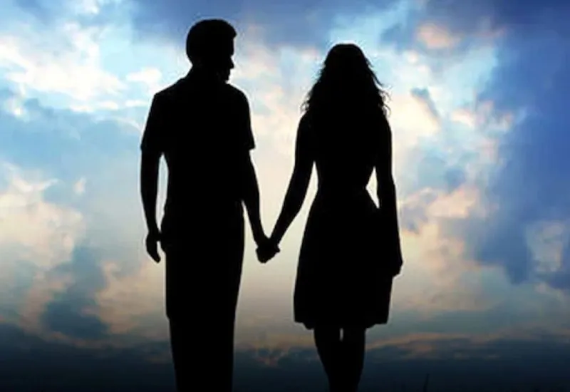 मुरादाबाद : पति को जहर खिलाकर प्रेमी से मिलने मायके पहुंची महिला, जानें फिर क्या हुआ?