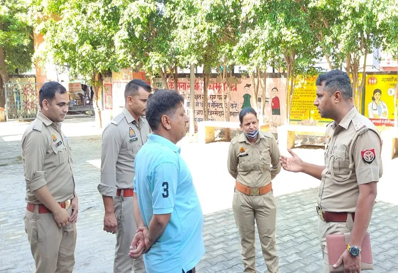 अमरोहा : गजरौला में अनियंत्रित होकर डिवाइडर से टकराई स्कूटी, महिला की मौत...पति और बच्चे घायल