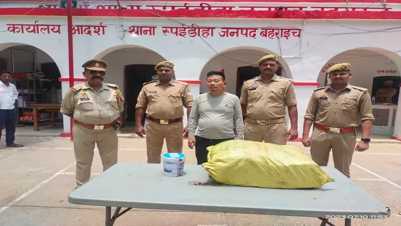 बहराइच पुलिस को मिली बड़ी सफलता, 50 किलो चरस के साथ एक को पकड़ा
